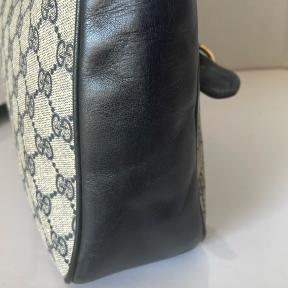 Authentic Gucci Canvas Sherry Line Shoulder Bag. - Picture 5 of 16